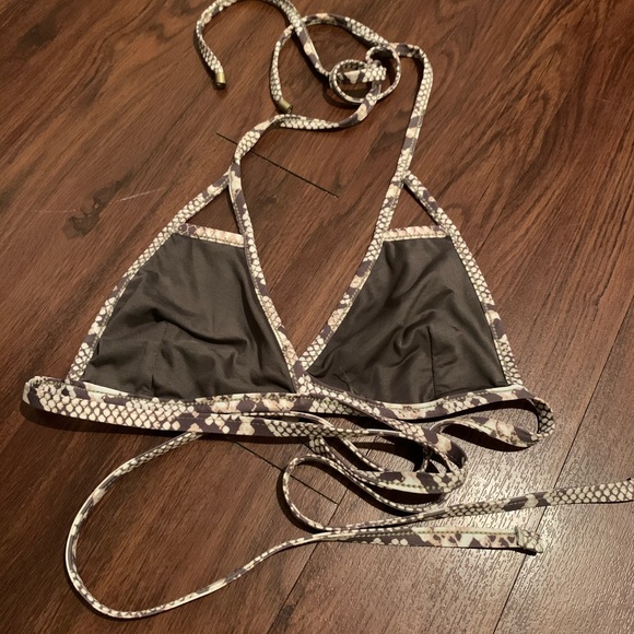 Vitamin A Serra Keyhole Wrap Bikini Top - Picture 6 of 6